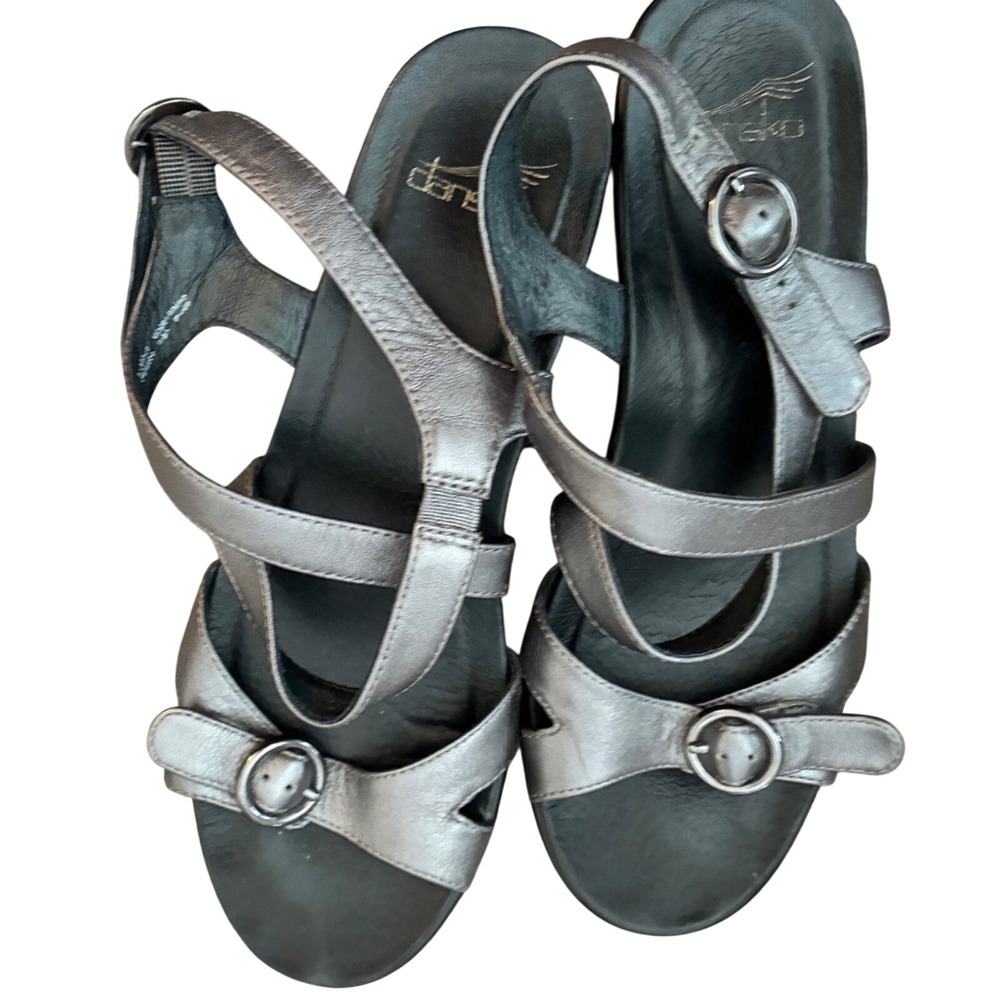 Dansko Wedge Sandals Women 39 Metallic Pewter Leather Strappy Buckle Comfort